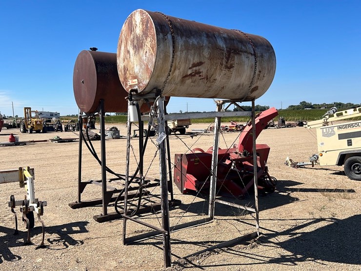 ID1531 310Gal Gravity Fed Fuel Tank Silver Lot 1598, Fall Timed