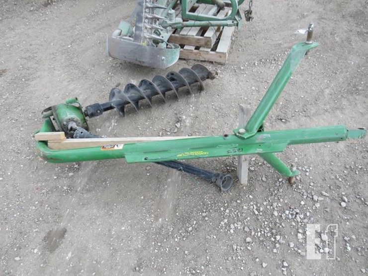 JOHN DEERE 3PT POST HOLE DIGGER Lot 125, Pocahontas Machinery
