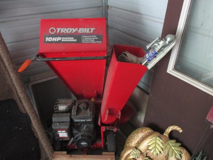 1011 • TroyBilt 10 HP Chipper Shredder Lot 1011, John Deere 4520