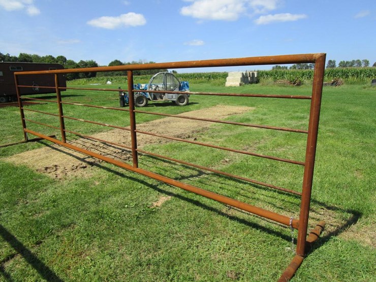 #4909a • 24' Well Pipe Fence Panel - Prairie Farm WI - Lot #4909a, 2022 ...