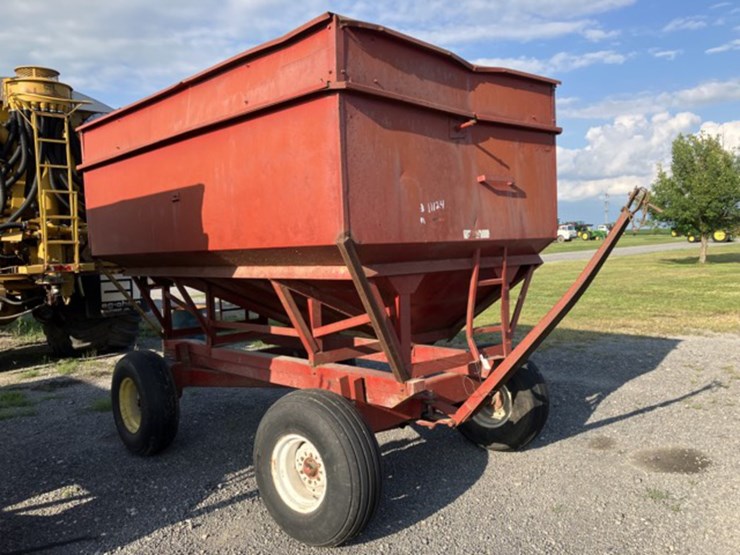 M&W WAGON Lot 11124, Mowrey Auction September 21st Truck Two, 9/21