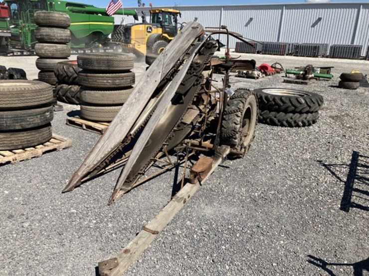 IH CORN BINDER Lot 55169, Mowrey Auction September 21st Truck Two, 9