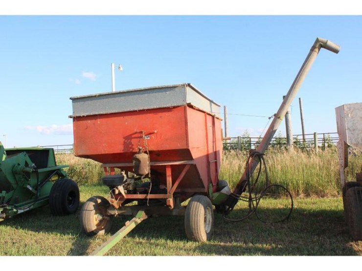 155 Bu. Gravity Wagon Lot 112, Hansen Large Farm Equipment Auction