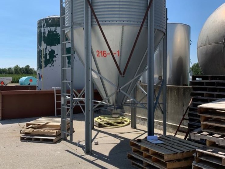 ChoreTime Feed Bin (PZ9546) Lot 38, Online Auction October 4