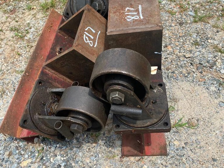 BEAM DOLLY 32" X 8" IBEAM DUAL 8" CASTERS Lot 817, M & E Metal Fabrication Equipment