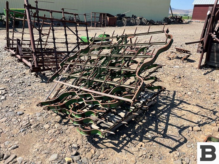 John Deere Tine Harrow Sections Lot 1121, Harrell & Sons Farms, LLC