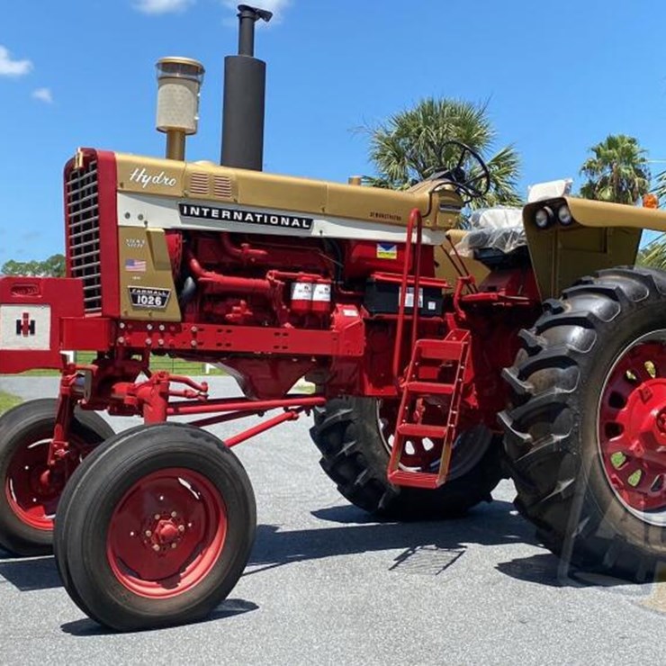 Stew Paquette's International Harvester Museum Auction Late Model