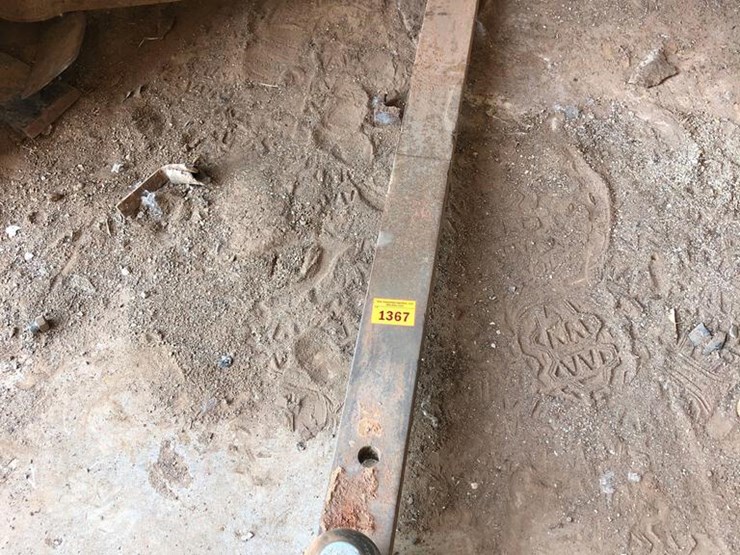 Draw bar hitch with 2 5/16in ball Lot 1367, SYMES PERSONAL PROPERTY