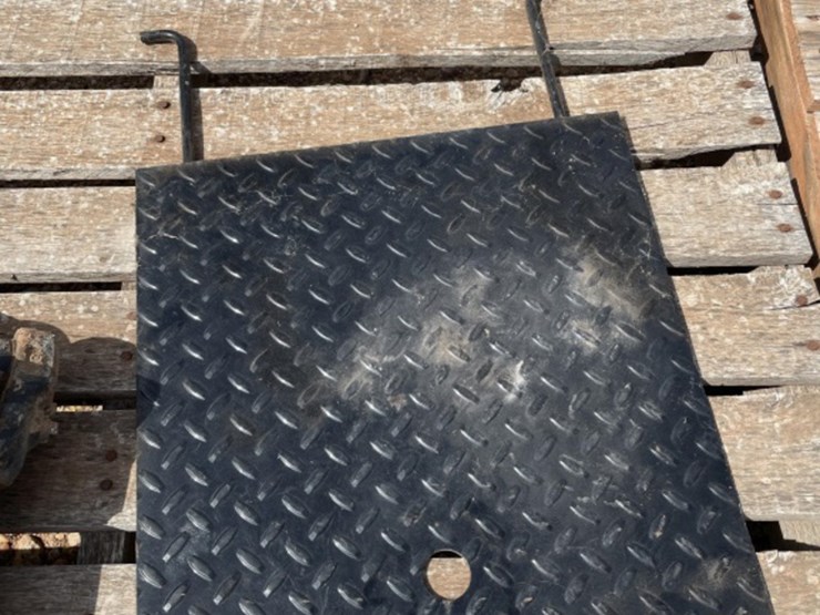 Flatbed gooseneck hitch cover Lot 104, Sept 17th Consignment