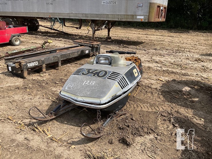 JOHN DEERE LIQUIFIRE 340 Lot 1213, Fall Equipment Auction, 9/17/2022