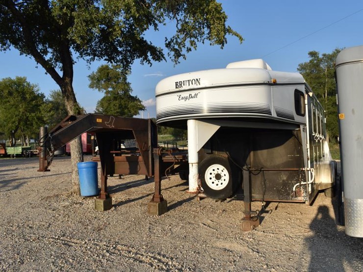 1998 BRUTON EASY PULL 3 HORSE TRAILER W/ AC (VIN 2382598) (TITLE ON