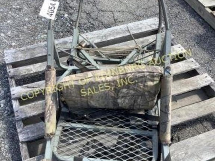 D Hunters view tree stand Lot 4054, ONLINE CONSIGNMENT AUCTION, 9