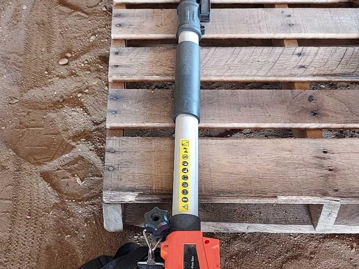 222 • TORNADO TOOLS POLE SAW (NO BATTERY) Lot 222, DAVID WIEGERS