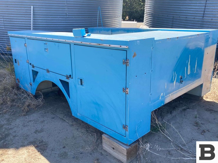 KNAPHEIDE SERVICE BOX Lot , JK Farms Inc Retirement Auction, 9/20