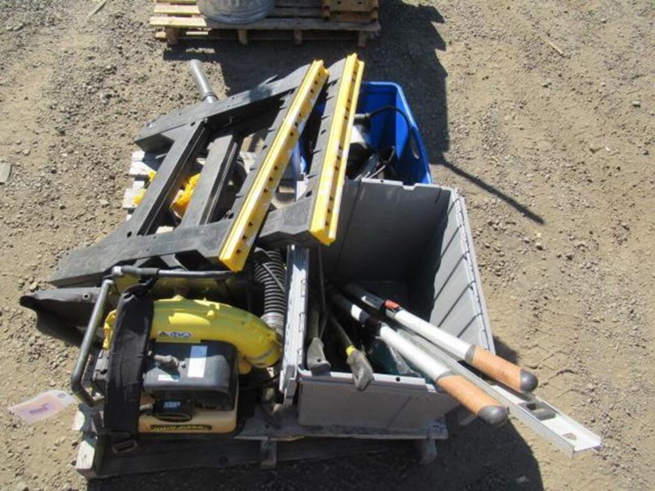 JOHN DEERE BACKPACK BLOWER, ASSORTED POWER TOOLS, SAWHORSES Lot 971A