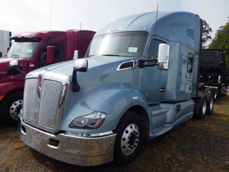 2016 KENWORTH T680 Lot , Truck & Trailer Auction Pittsburgh, PA, 9