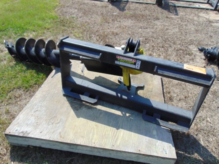 SKID STEER 12" POST HOLE DIGGER Lot 163, FARM & CONSTRUCTION