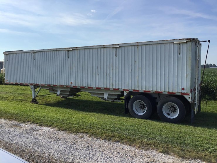 1969 Kenworth (Assembled) T/A Steel Hopper Bottom Grain Trailer Lot 