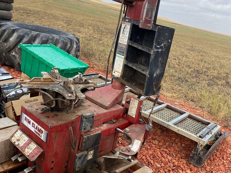 RIMCLAMP Tire Machine Lot 195, Pifer's Western Dakota Equipment