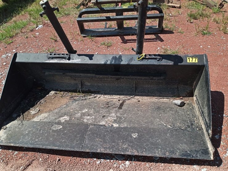 QUICK ATTACH BUCKET WITH 2 CYLINDERS (BOTH WORK) Lot 177, FALL