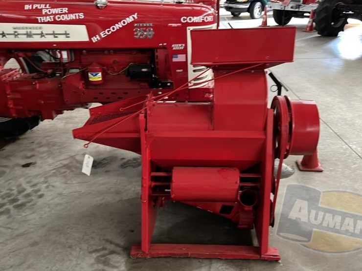 Beltdriven Corn Sheller Lot 167, Stew Paquette IH Museum Early