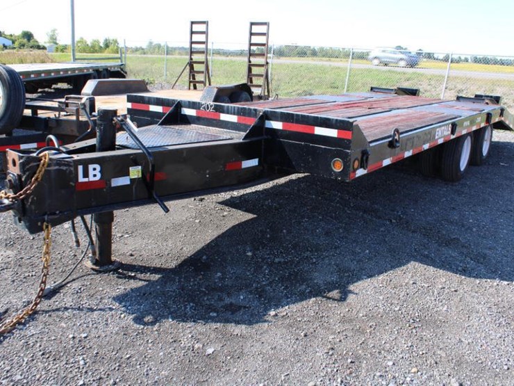 1990 Eager Beaver 20 ton tag along equipment trailer Lot 7220, Day 2
