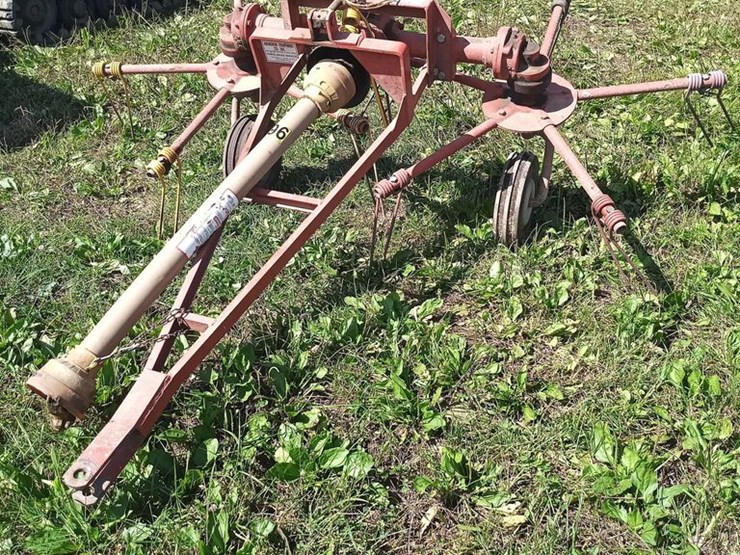 2 BASKET WALTON HAY TEDDER Lot 996, FALL CONSIGNMENT EQUIPMENT