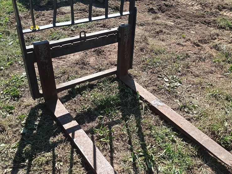 PALLET FORKS Lot 4219, FALL CONSIGNMENT EQUIPMENT AUCTION, 9/24/2022