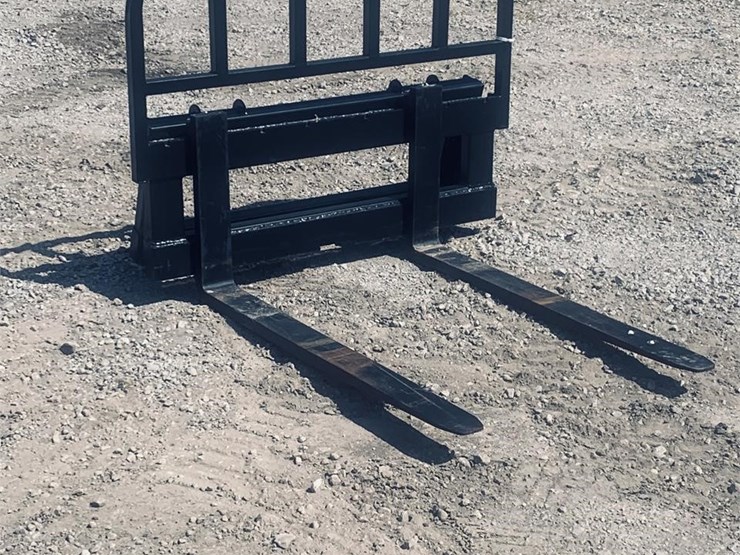 PALLET FORKS 48 INCH HD Lot , Hoffman's Consignment Auction, 9/24