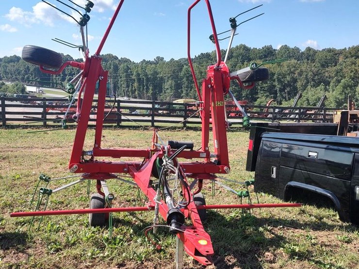 VORTEX 19 FT PULL HAY TEDDER G4V570PTH DEMO SERIAL640RO224 Lot