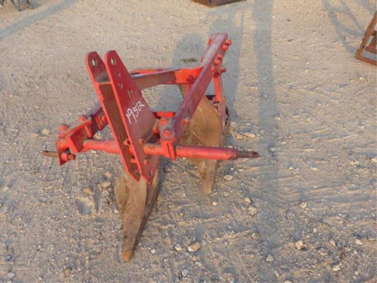 2 BOTTOM MOLDBOARD PLOW Lot 1952, Farm Ranch & Construction
