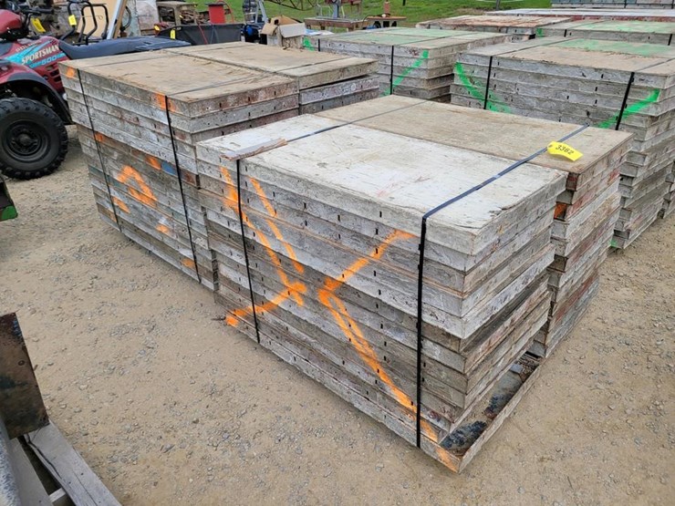 2'x4' Concrete Forms Lot 3362, Stateline Consignment Auction Day 2