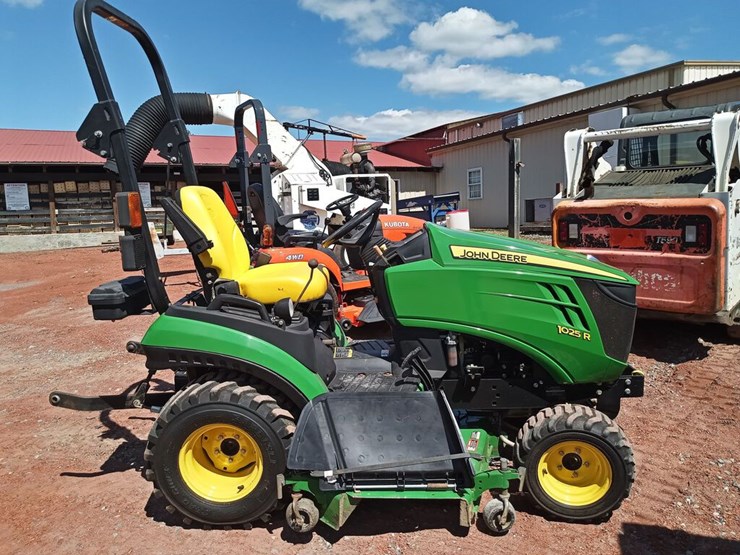 JOHN DEERE 1025R Lot 387, FALL CONSIGNMENT EQUIPMENT AUCTION, 9/24