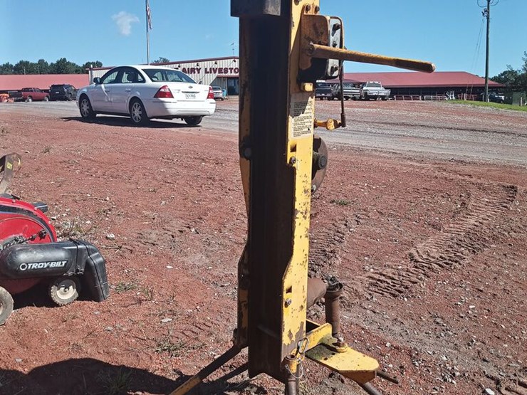 DANUSER POST DRIVER Lot 328, FALL CONSIGNMENT EQUIPMENT AUCTION, 9