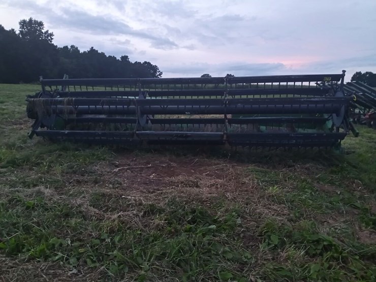 18 FT JOHN DEERE COMBINE HEAD Lot 79, FALL CONSIGNMENT EQUIPMENT