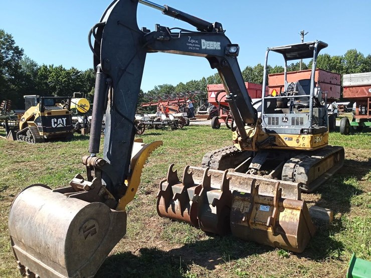 JOHN DEERE MINI EXCAVATOR W/ 3 FT BUCKET 3948 HRS (QUICK CHANGE) Lot 4254, FALL CONSIGNMENT