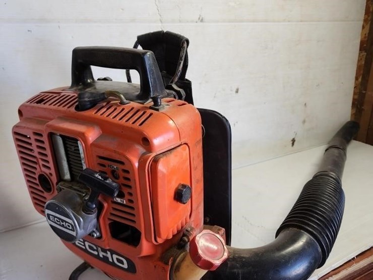 Echo PB300E Back Pack Blower Unit Lot 1927, Swenson's Auction Barn