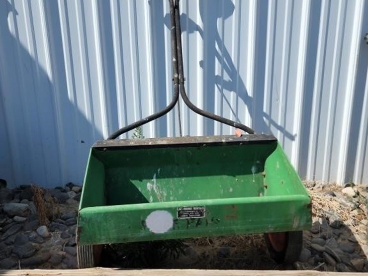 PE Precision Manual Spreader Lot 20, Swenson's Auction Barn October Online Auction, 10/12