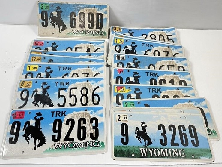 Wyoming License Plates Lot 1132, Swenson's Auction Barn October