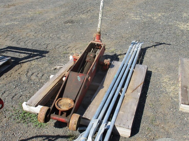 Mac Hydraulics 10 Ton Floor Jack, Lot 113518, Public Equipment
