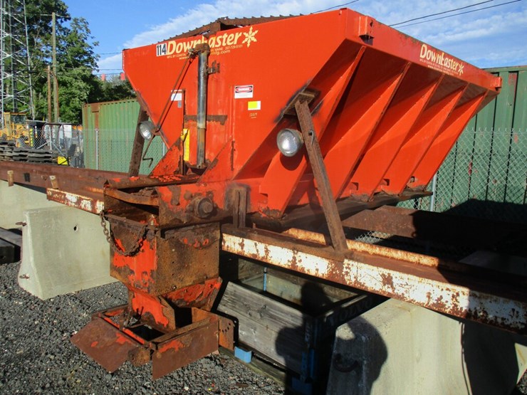 DownEaster 9' Sand/Salt Spreader Lot 121214, Public Equipment