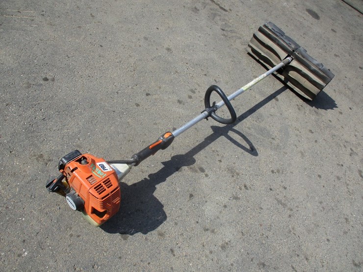 Stihl KW85 Paddle Broom Lot 124801, Public Equipment Auction Day 1