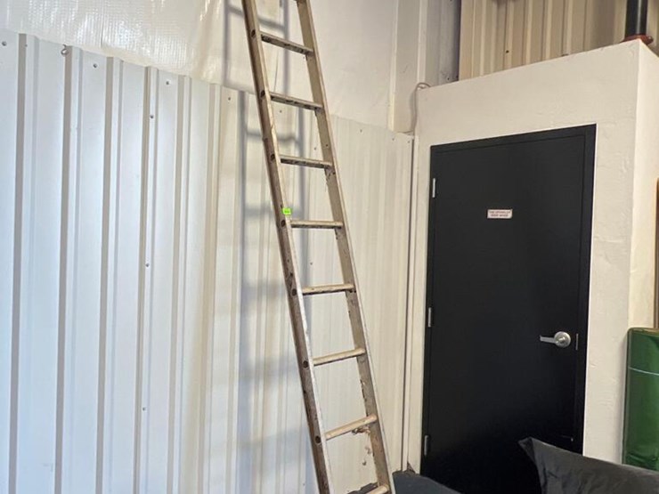 12 Ft Aluminum Single Extension Ladder Lot 2510, Construction Equip