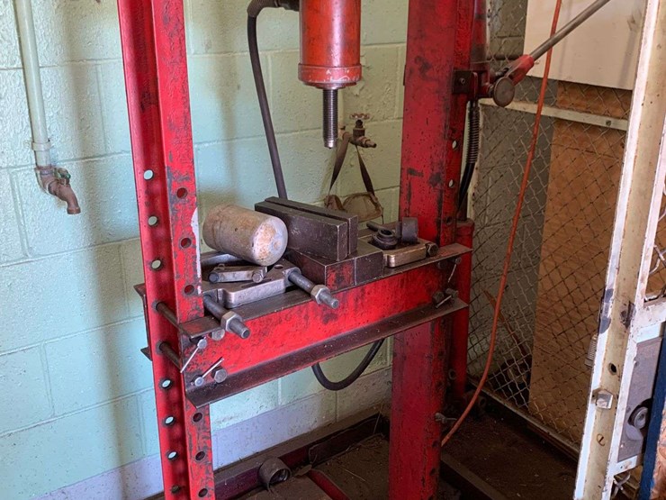 Snapon Hydraulic Press Lot 162, Trinity Valley Community College