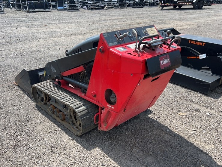 TORO DINGO WALK BEHIND SKID STEER Lot 2063, Fall 3 Day Absolute