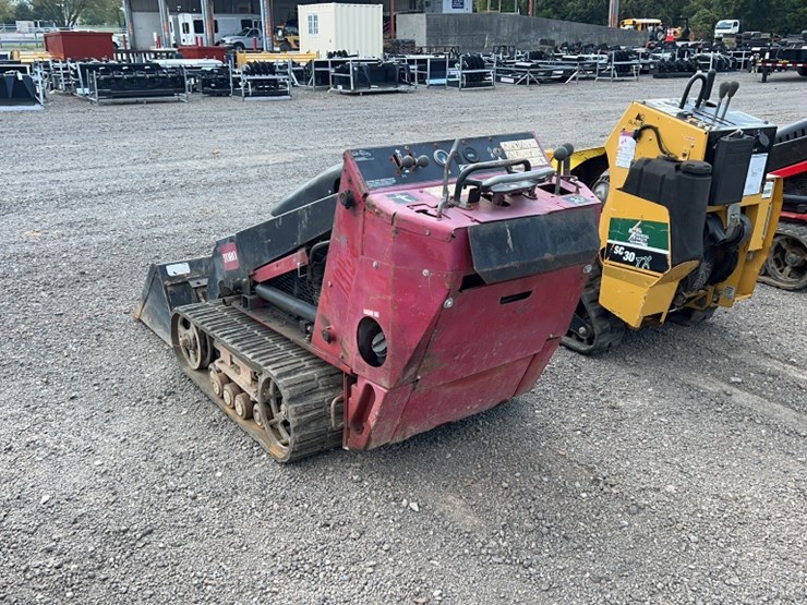 TORO DINGO WALK BEHIND SKID STEER Lot 2065, Fall 3 Day Absolute