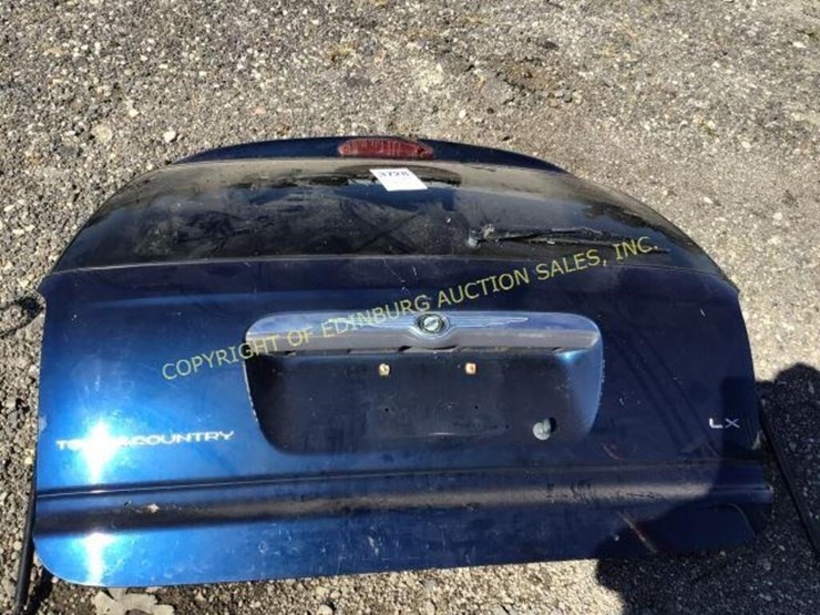 D. '03 town and country tailgate with key Lot 3728, ONLINE