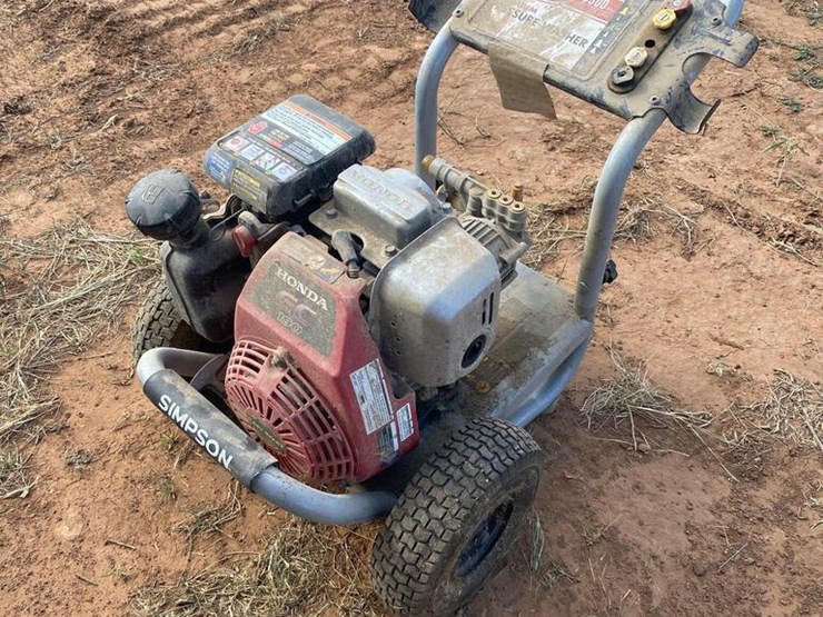 Simpson Pressure Washer... 3300 PSI... Model MS60921 Lot 107