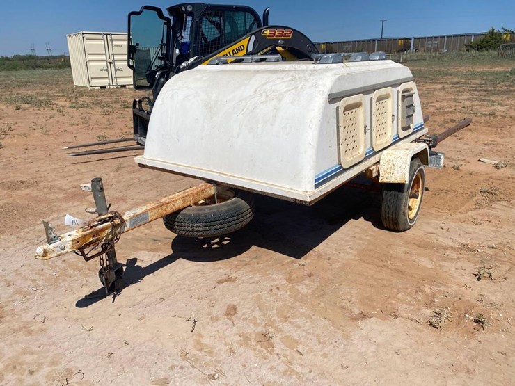 6 Hole Fiberglass dog trailer... Sells with a bill of sale only