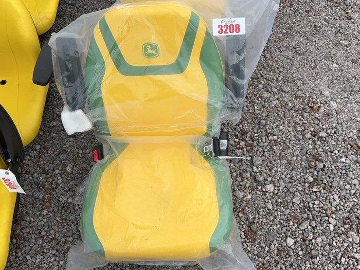 JOHN DEERE TRACTOR SEAT W/ SEAT BELT Lot 3208, Fall 3 Day Absolute